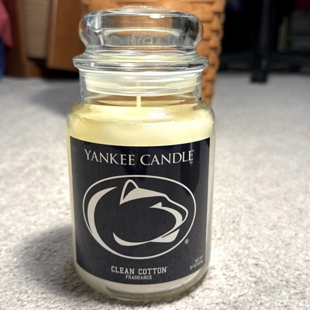 NEW YankeeCandle Large 22 OZ Penn State Jar Candle- Clean Cotton Scent